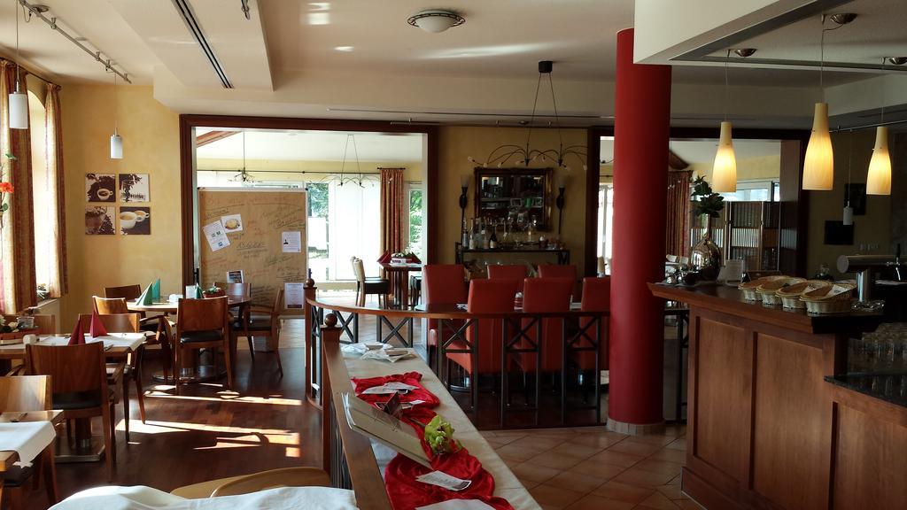 Hotel Restaurant Am Pfauenhof Quakenbrück Extérieur photo